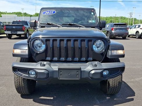 Used 2021 Jeep Wrangler Unlimited Sahara AWD/4WD image 2