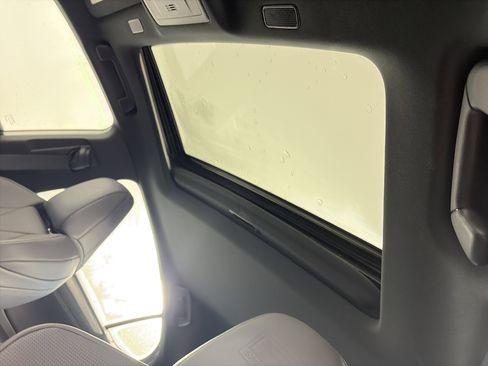 Used 2022 Lexus ES 300h F Sport image 17