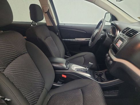 Used 2020 Dodge Journey SE FWD image 21
