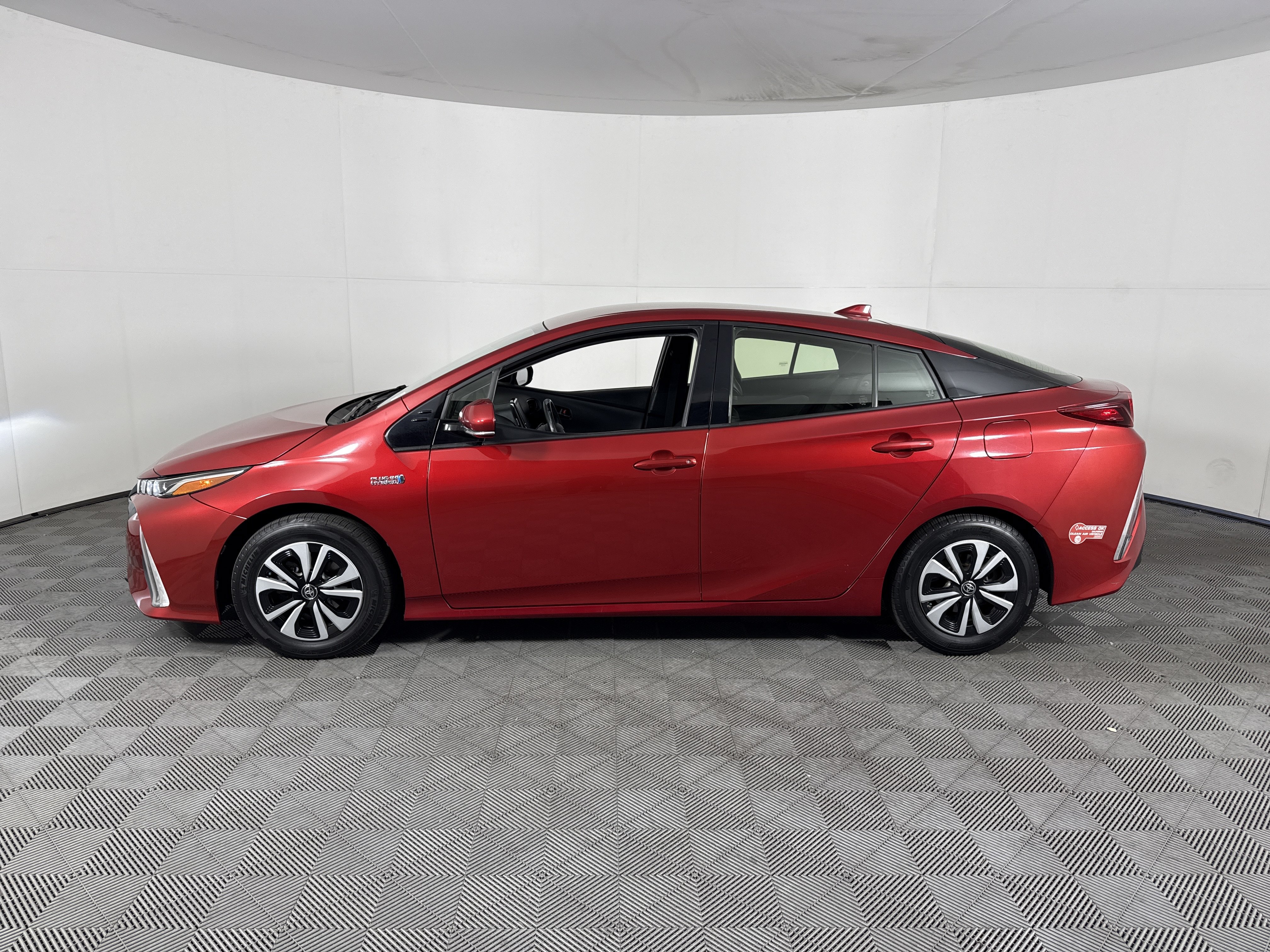 Used 2017 Toyota Prius Prime Premium w/ Carpet Mat Package FWD image 7