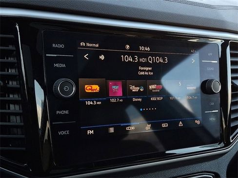 Certified 2022 Volkswagen Atlas Cross Sport SE image 18