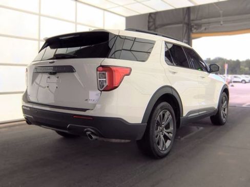 Used 2024 Ford Explorer XLT w/ Equipment Group 202A AWD/4WD image 6