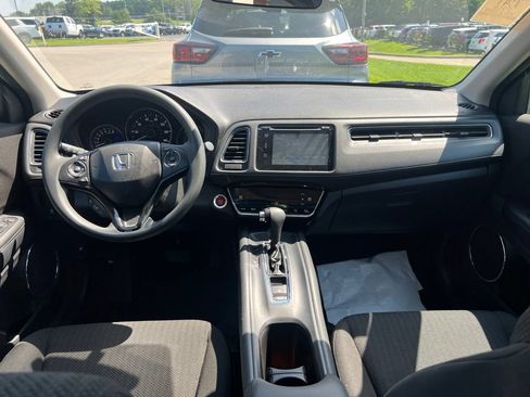 Used 2018 Honda HR-V EX image 5