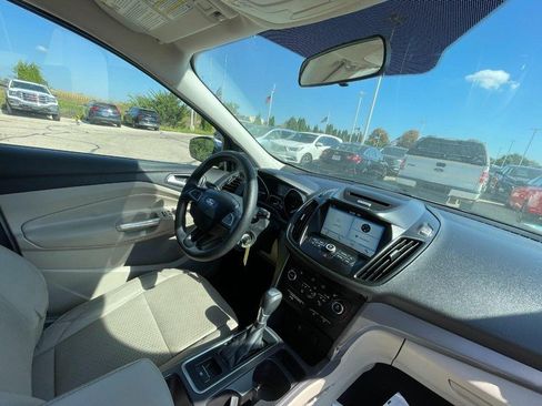 Used 2017 Ford Escape SE w/ Equipment Group 201A AWD/4WD image 5