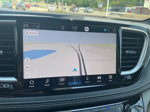 New 2027 Chrysler Pacifica Select w/ Family Tech Group FWD image 8