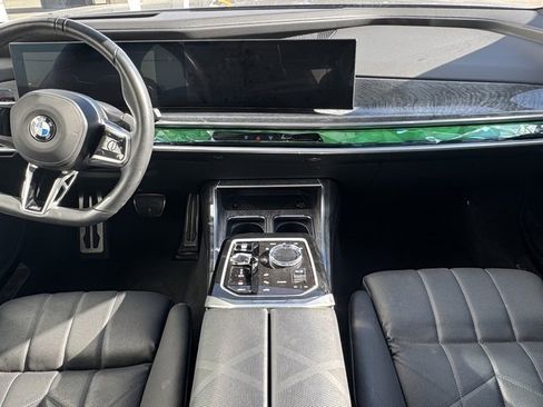 Used 2024 BMW 760i xDrive w/ Executive Package image 5