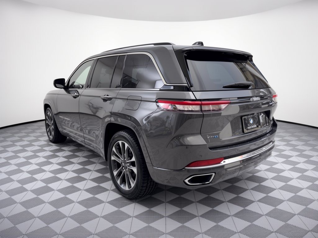 Used 2023 Jeep Grand Cherokee Overland AWD/4WD image 3