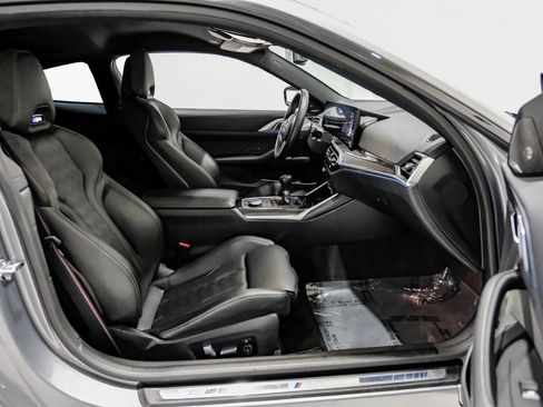 Used 2024 BMW M4 Coupe w/ Executive Package image 27