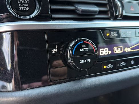 Used 2025 Nissan Pathfinder SV AWD/4WD image 28