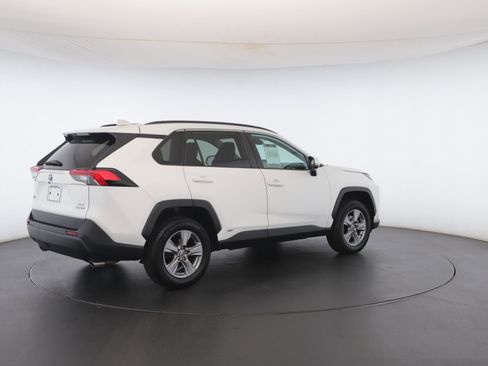 Used 2022 Toyota RAV4 XLE image 27