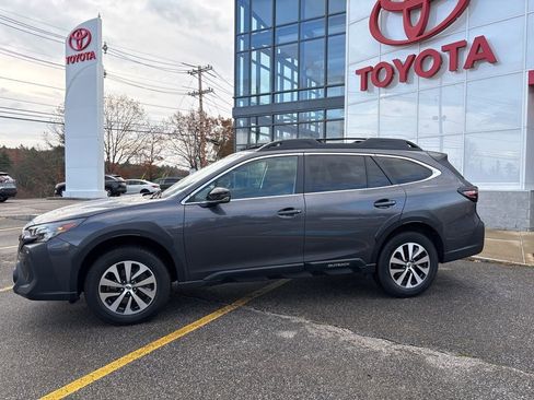 Used 2024 Subaru Outback Premium image 3