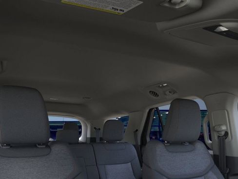 New 2025 Ford Explorer Active image 22