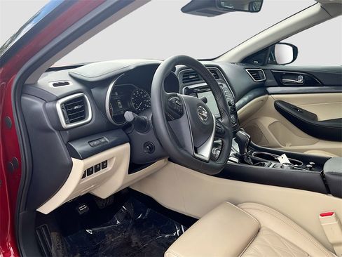 Used 2023 Nissan Maxima Platinum w/ Sport Mat Group image 9