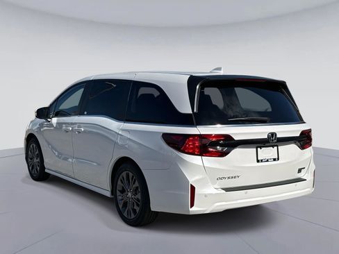 New 2026 Honda Odyssey Touring image 6