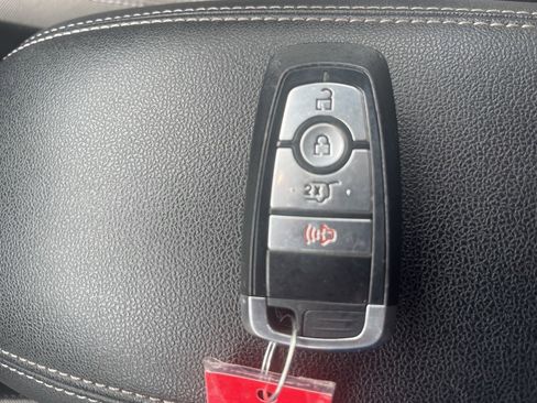 Used 2022 Ford Escape SE w/ Convenience Package image 24