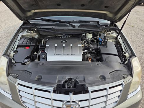 Used 2011 Cadillac DTS Luxury FWD image 23
