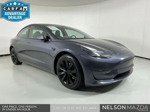 Used 2023 Tesla Model 3 Standard Range image 1