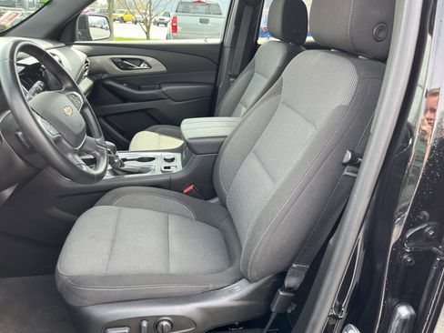 Used 2023 Chevrolet Traverse LT FWD image 15