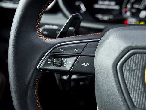 Used 2022 Lamborghini Urus image 55