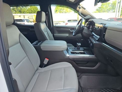 Used 2024 Chevrolet Silverado 1500 LTZ image 28