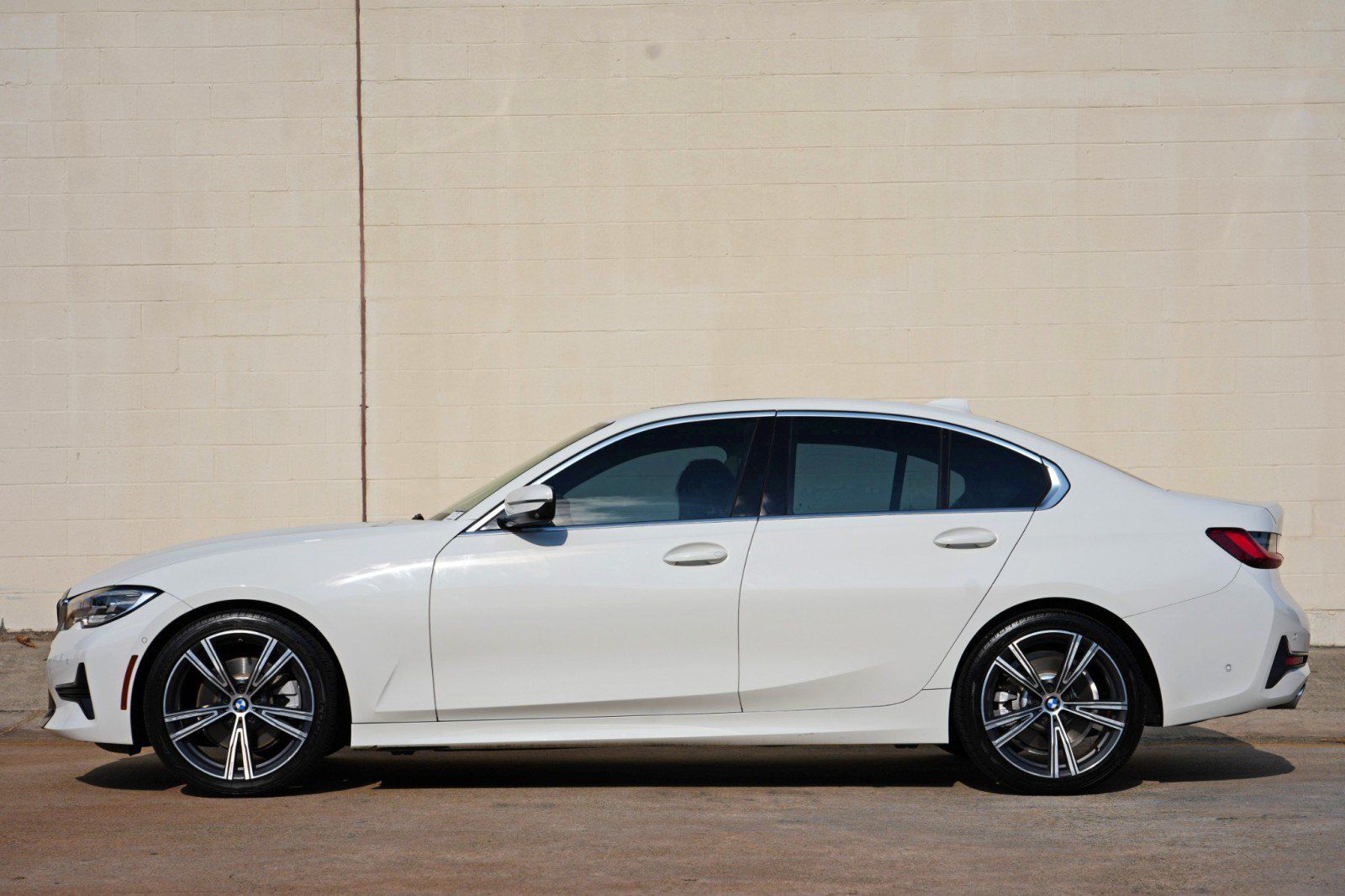 Used 2021 BMW 330i Sedan w/ Convenience Package RWD image 8