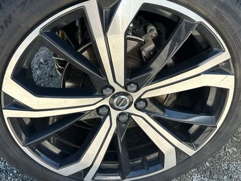 Used 2024 Volvo XC60 B5 Ultimate w/ Protection Package Premier AWD/4WD image 2