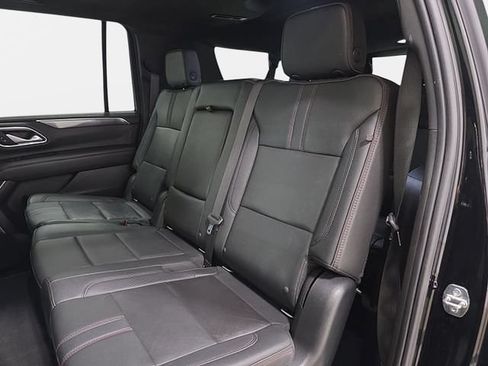 Used 2022 Chevrolet Suburban RST w/ Luxury Package AWD/4WD image 13