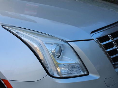 Used 2014 Cadillac XTS Luxury image 40