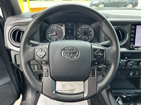 Used 2020 Toyota Tacoma TRD Off-Road AWD/4WD image 20