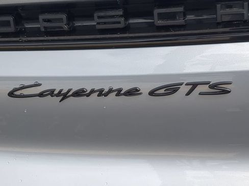 Used 2025 Porsche Cayenne GTS AWD/4WD image 10