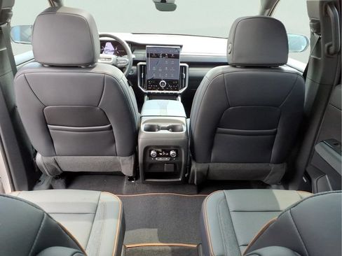 New 2026 GMC Acadia AT4 w/ Luxury Package AWD/4WD image 8