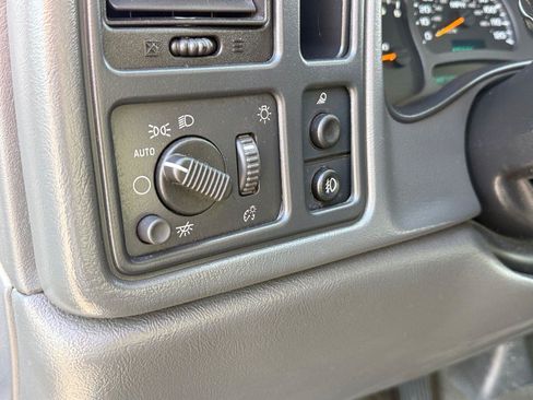 Used 2004 Chevrolet Silverado 1500 4x4 Regular Cab w/ Light Duty Power Package image 15