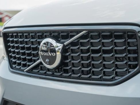 New 2026 Volvo XC40 B5 Ultra w/ Protection Package Premier AWD/4WD image 12