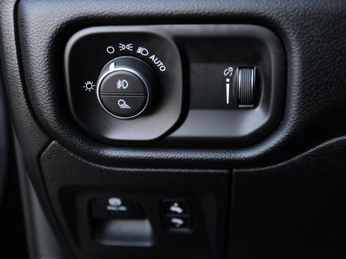 Used 2022 RAM 1500 Big Horn w/ Night Edition image 18