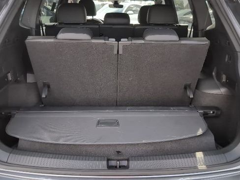 Used 2023 Volkswagen Tiguan SE R-Line image 28