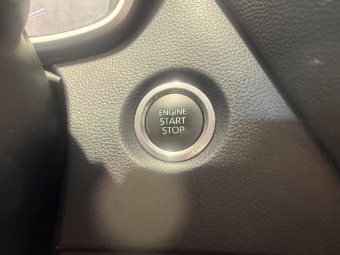 Used 2023 Toyota Corolla SE FWD image 33