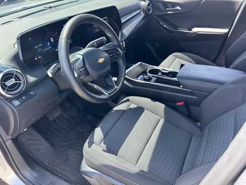 Used 2026 Chevrolet Equinox LT w/ Safety and Technology Package FWD image 13