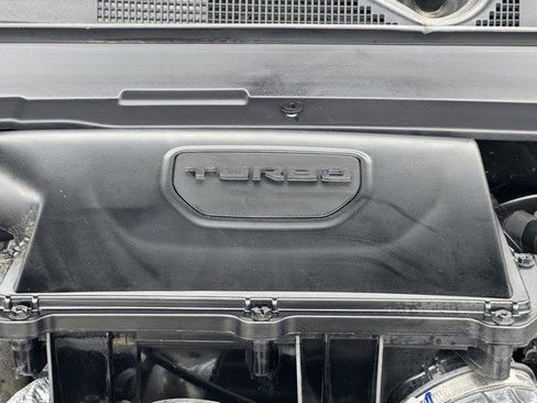 Certified 2025 Jeep Compass Limited image 32