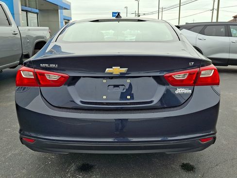 Used 2017 Chevrolet Malibu LT FWD image 5