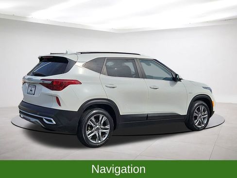 Used 2023 Kia Seltos S w/ Navigation Package image 7