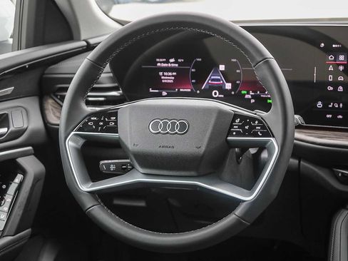 Used 2025 Audi Q5 Prestige AWD/4WD image 15