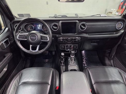 Used 2022 Jeep Wrangler Unlimited Sahara w/ LED Lighting Group AWD/4WD image 43