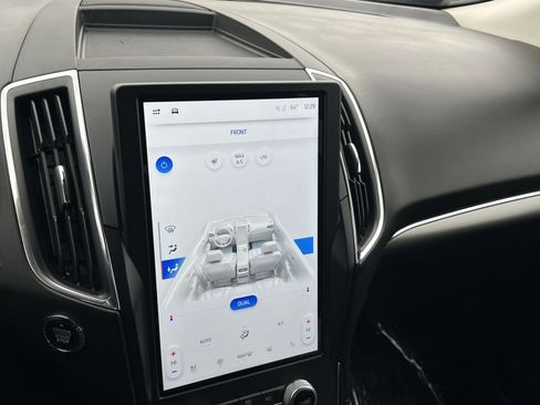 Certified 2022 Ford Edge Titanium image 21