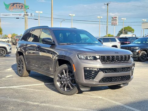 New 2026 Jeep Grand Cherokee Limited Reserve AWD/4WD image 1