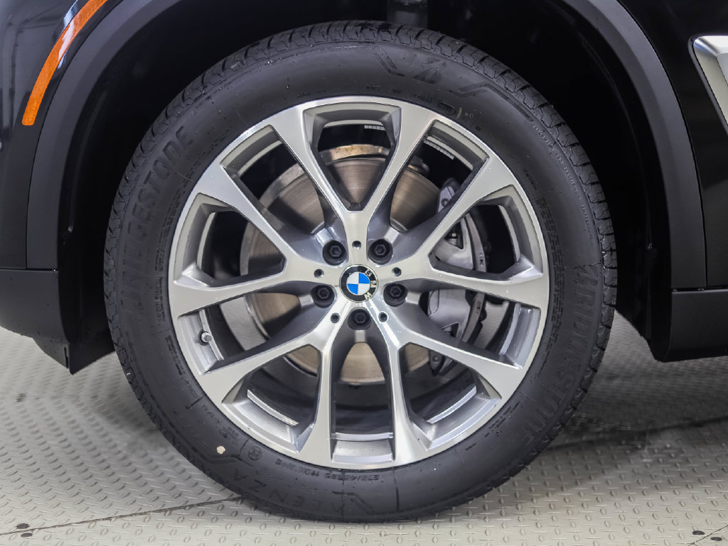 Used 2026 BMW X5 xDrive40i AWD/4WD image 2