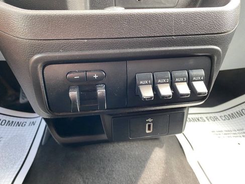 Used 2016 Ford Transit 350 XLT RWD image 20