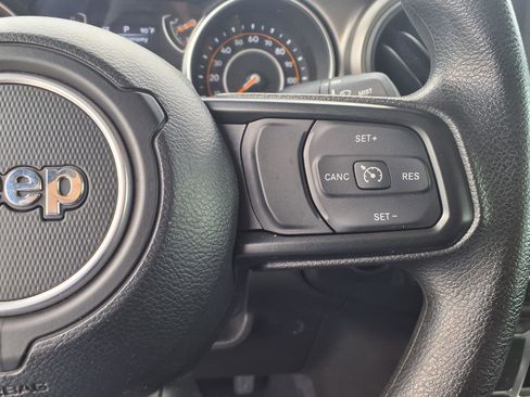 Used 2023 Jeep Gladiator Sport AWD/4WD image 16