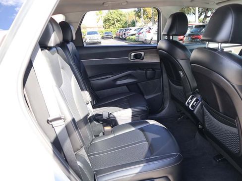 Used 2023 Kia Sorento EX w/ Panoramic Sunroof Package image 40