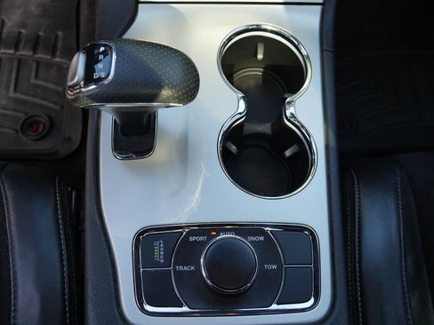 Used 2015 Jeep Grand Cherokee SRT w/ Luxury Group II image 20