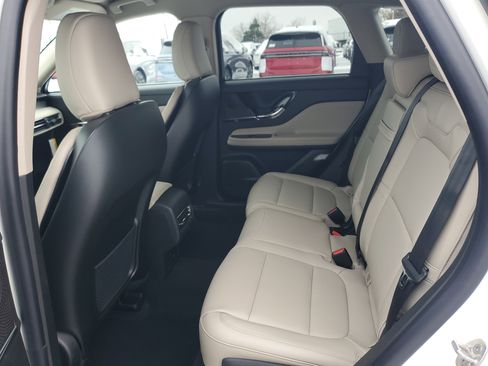 New 2026 Lincoln Corsair Premiere image 23